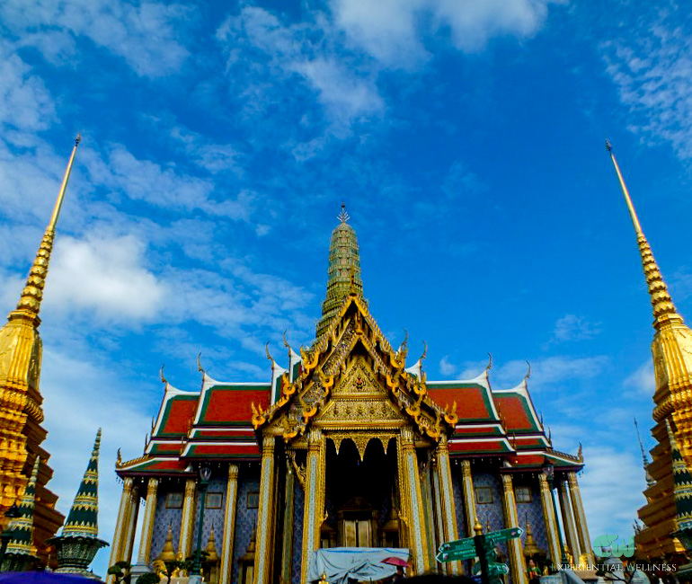 The Royal Pantheon and 2 Twins Stupa, housing images of the first 7 Kings of Bangkok