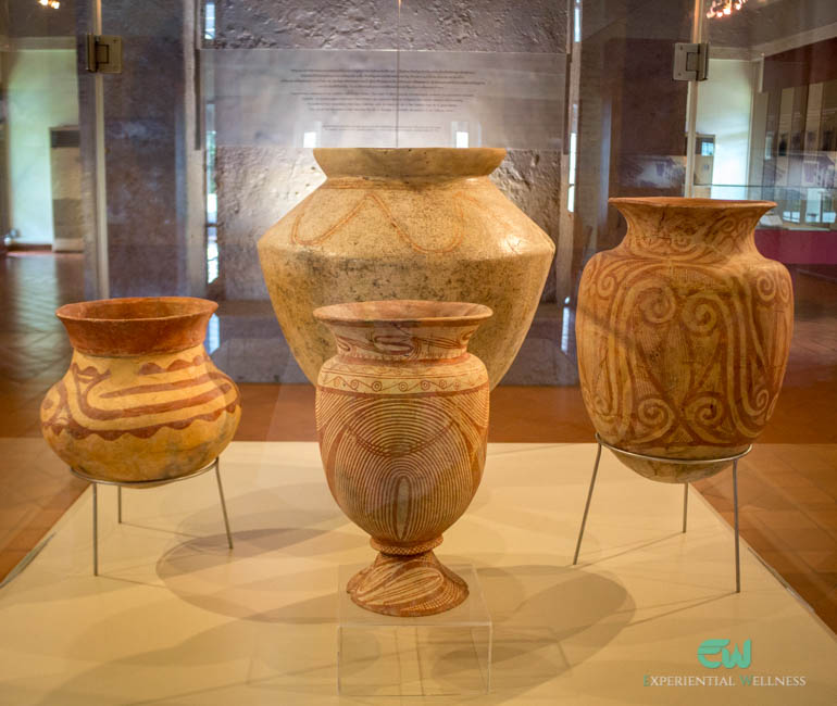 Old pots in Ban Chiang National Museum, Udon Thani